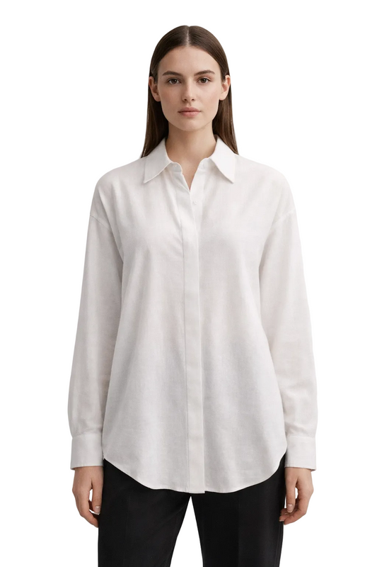 Biała bluzka z długim rękawem zapinana na guziki