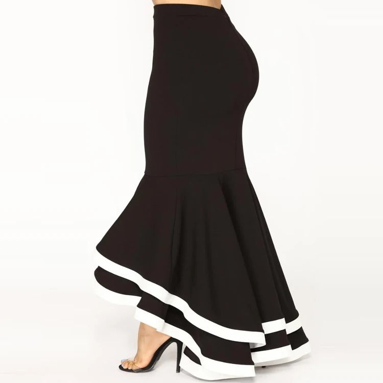 Czarna spódnica midi z rozszerzanym dołem