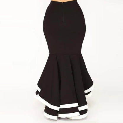 Czarna spódnica midi z rozszerzanym dołem